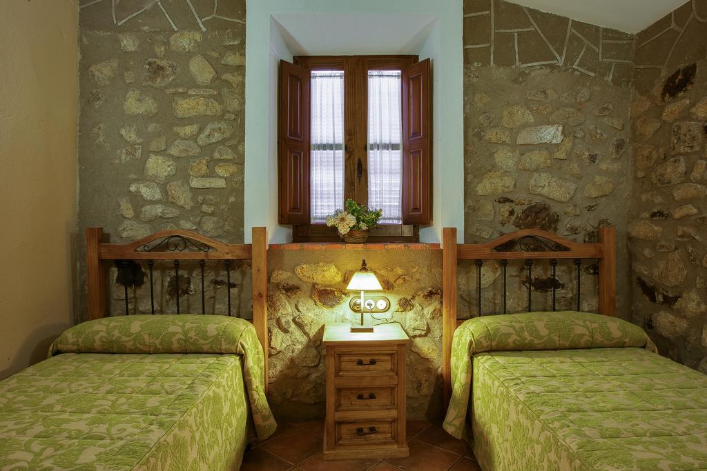 Casa Rural La Chimenea Navas Del Madrono Ngoại thất bức ảnh